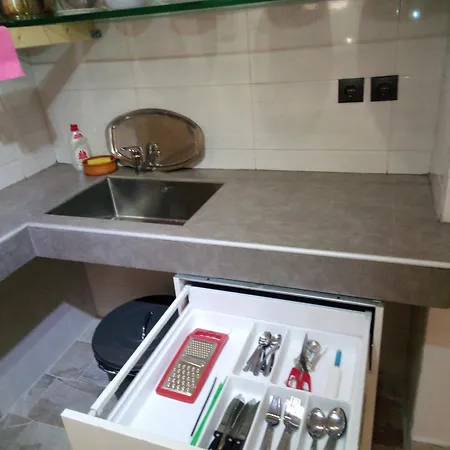 Center With Private Yard D11 Apartment *