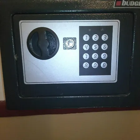 Apartment Center With Private Yard D11