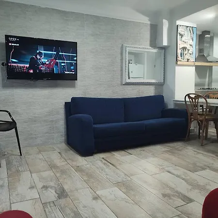 Apartment Center With Private Yard D11 *