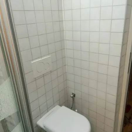 Center With Private Yard D11