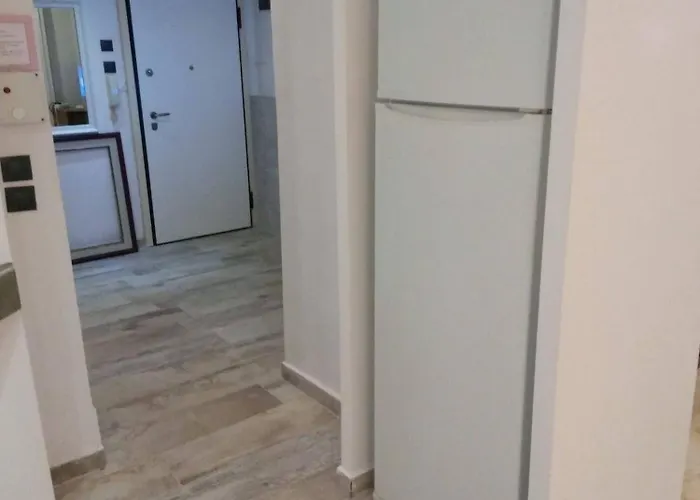 Center With Private Yard Yr11 Apartment *