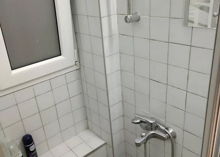 Apartment Center With Private Yard Yr11 Thessaloniki